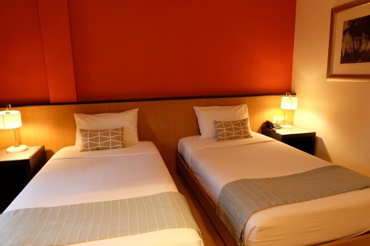 The Rose Bangkok Hotell Exteriör bild